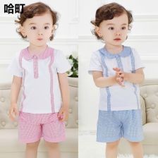 婴幼儿服装(新生儿衣服怎么选?如何给婴儿准备合适的衣装?)