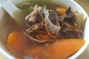 牛骨头汤的做法(天冷多喝牛骨汤,滋补又美味,别不懂吃!)