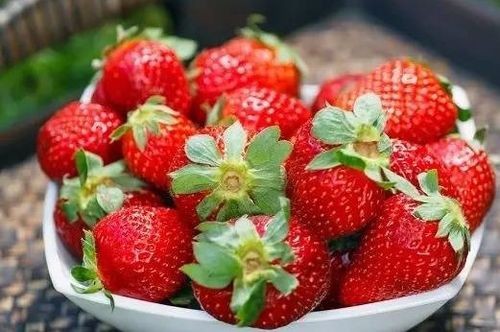 草莓的英文怎么读(如何轻松掌握水果英语词汇)