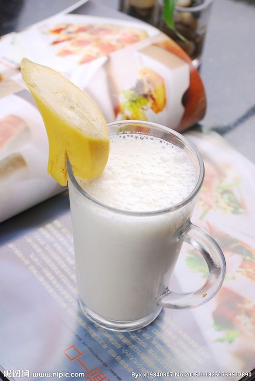 香蕉牛奶汁的功效与作用(香蕉牛奶榨汁的做法)