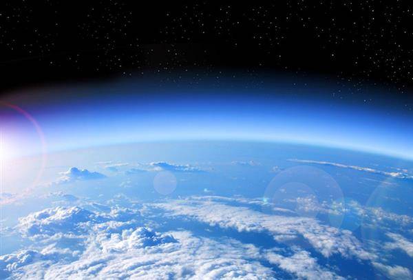 厚度达两千千米的地球大气层,可以分成哪几部分?-易百科