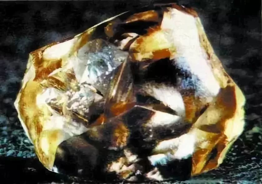 一克拉是几克(中国最大钻石估值10个亿,被一位农村姑娘发现)