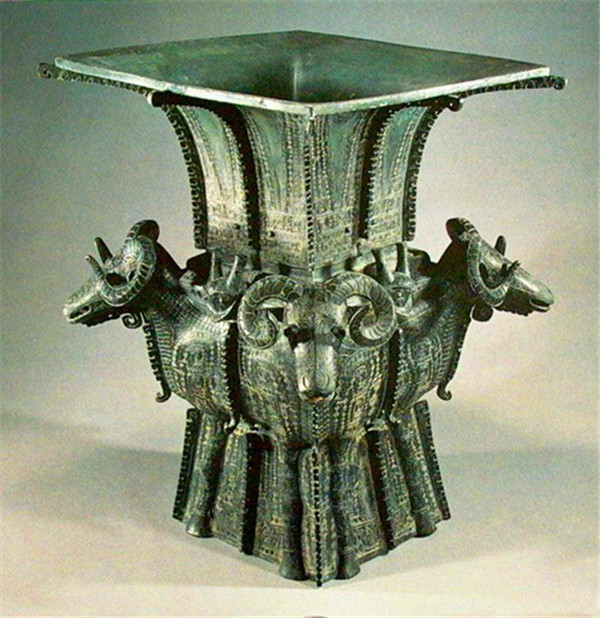 四羊方尊是哪个朝代的文物(商朝青铜工艺品的杰出代表)-易百科